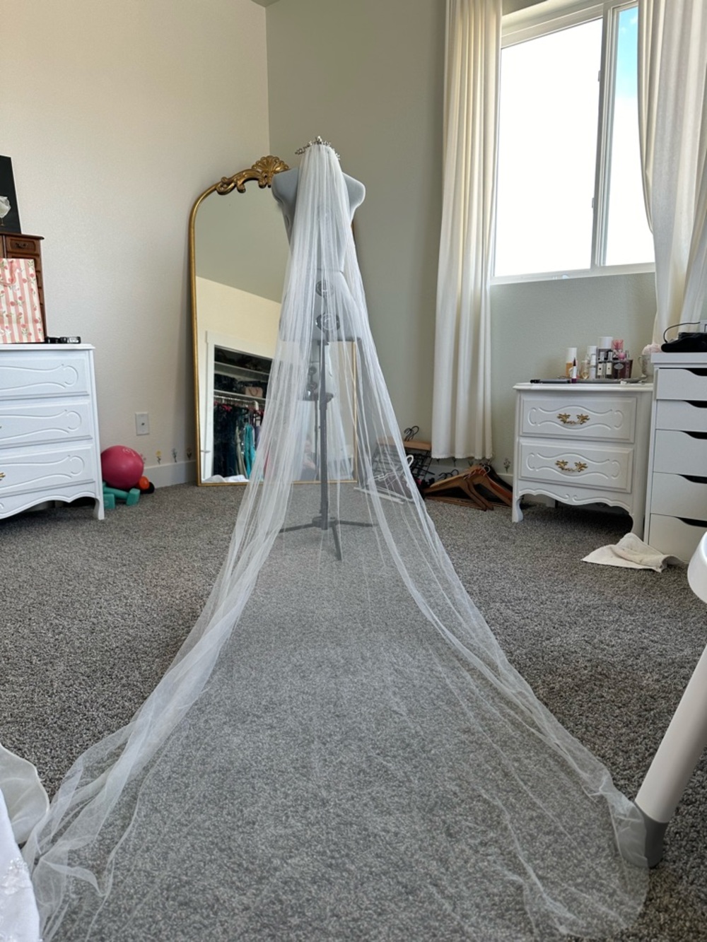 Long White Bridal Veil with Simple Single Tier
